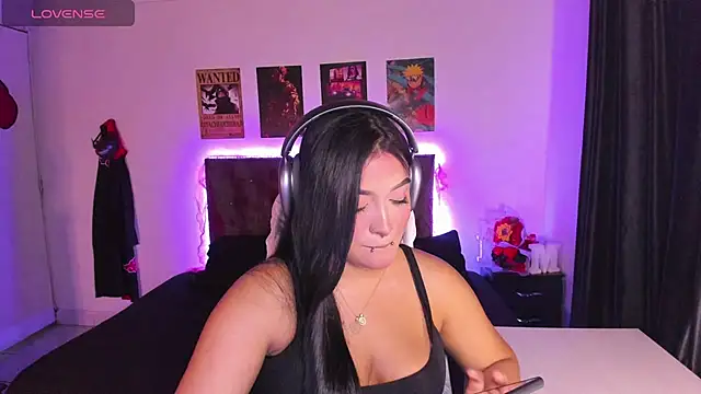 Mariana Hasper  online show from 4, 10, 2025