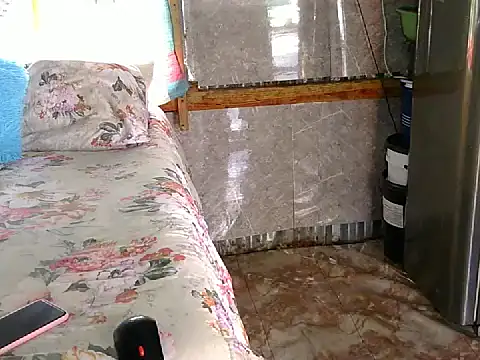 Snapshot of Zuzu_angel chatting on 9, 4, 2026 Zuzu angel online show from 9, 4, 2026