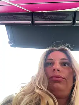 Snapshot of Lydie_off chatting on 10, 3, 2025 Lydie off online show from 10, 3, 2025