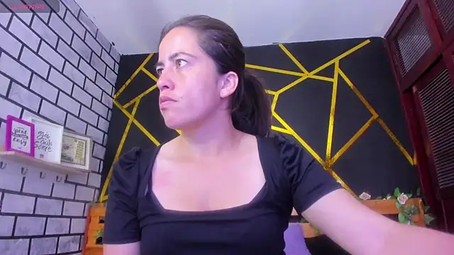 Snapshot of kathina_giraldo chatting on 18, 12, 2024 kathina giraldo online show from 18, 12, 2024