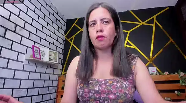 Snapshot of kathina_giraldo chatting on 11, 1, 2025 kathina giraldo online show from 11, 1, 2025