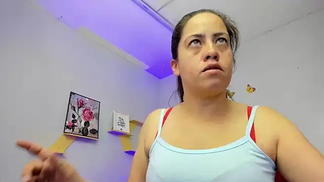 Snapshot of kathina_giraldo chatting on 26, 11, 2025 kathina giraldo online show from 26, 11, 2025