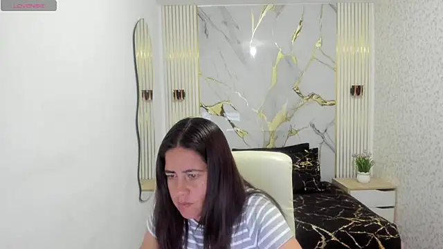 Snapshot of kathina_giraldo chatting on 26, 3, 2026 kathina giraldo online show from 26, 3, 2026