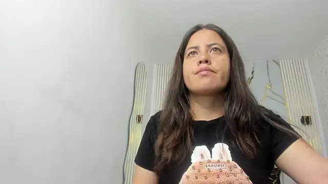Snapshot of kathina_giraldo chatting on 28, 3, 2026 kathina giraldo online show from 28, 3, 2026