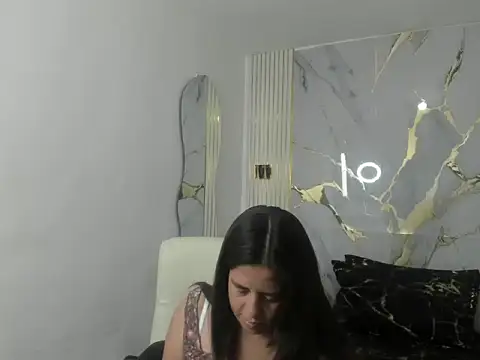 Snapshot of kathina_giraldo chatting on 13, 4, 2026 kathina giraldo online show from 13, 4, 2026