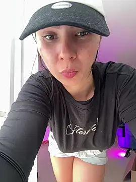 SofiaG  online show from 4, 2, 2025