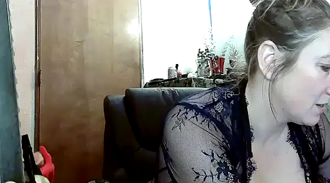 lilyhornyhousewife online show from 16, 12, 2024