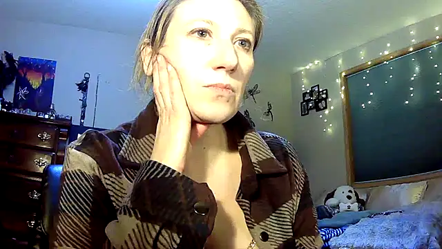 lilyhornyhousewife online show from 26, 1, 2025