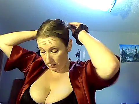 lilyhornyhousewife online show from 31, 1, 2025