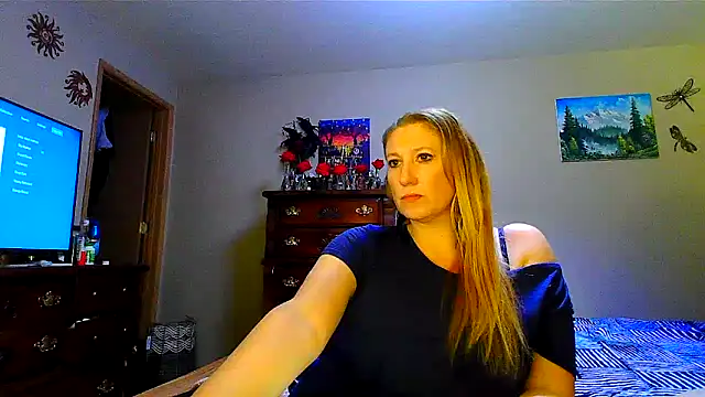 lilyhornyhousewife online show from 2, 2, 2025