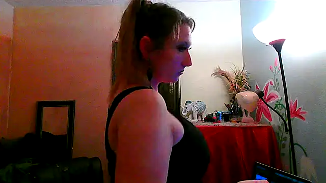 lilyhornyhousewife online show from 12, 2, 2025