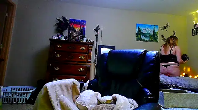 lilyhornyhousewife online show from 8, 3, 2025