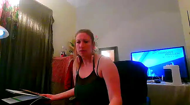 lilyhornyhousewife online show from 18, 3, 2025