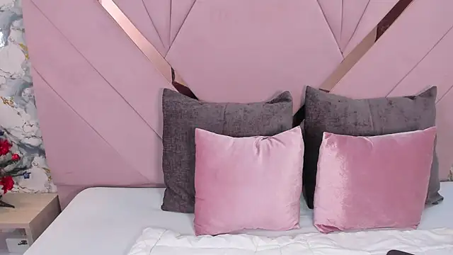 Snapshot of kaylin_jann chatting on 18, 12, 2025 kaylin jann online show from 18, 12, 2025