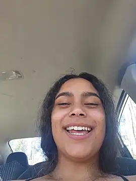 cinnaminnie online show from 1, 3, 2025