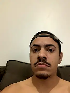 Snapshot of GabeHian1903 chatting on 13, 9, 2025 GabeHian1903 online show from 13, 9, 2025