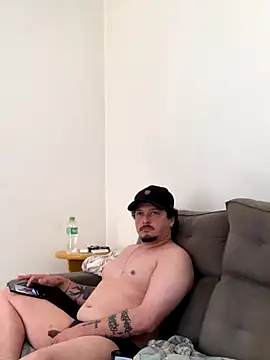 Snapshot of GabeHian1903 chatting on 19, 10, 2025 GabeHian1903 online show from 19, 10, 2025