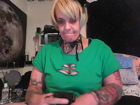 Hunniebunnie78 online show from 14, 6, 2026