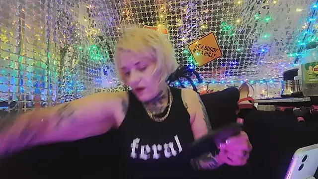 Snapshot of Hunniebunnie78 chatting on 4, 8, 2026 Hunniebunnie78 online show from 4, 8, 2026