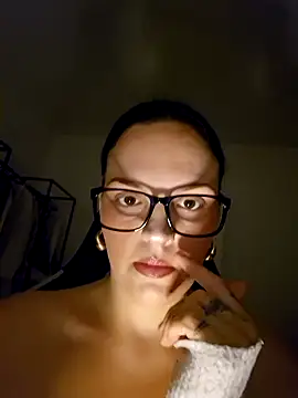 Snapshot of Jujuicy_97 chatting on 5, 12, 2025 Jujuicy 97 online show from 5, 12, 2025