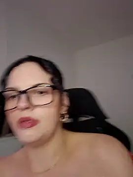 Snapshot of Jujuicy_97 chatting on 15, 12, 2025 Jujuicy 97 online show from 15, 12, 2025