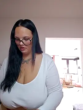 Jujuicy 97 online show from 15, 7, 2026