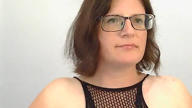 Snapshot of CrimsonMistress chatting on 9, 3, 2025 CrimsonMistress online show from 9, 3, 2025