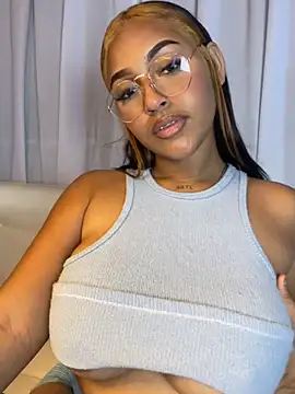 Snapshot of MaverickGray chatting on 10, 2, 2025 MaverickGray online show from 10, 2, 2025