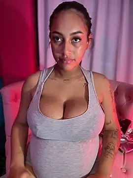 Snapshot of MaverickGray chatting on 9, 10, 2025 MaverickGray online show from 9, 10, 2025