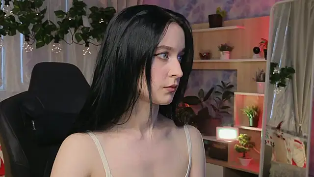 Snapshot of KiraLiLime chatting on 16, 2, 2025 KiraLiLime online show from 16, 2, 2025