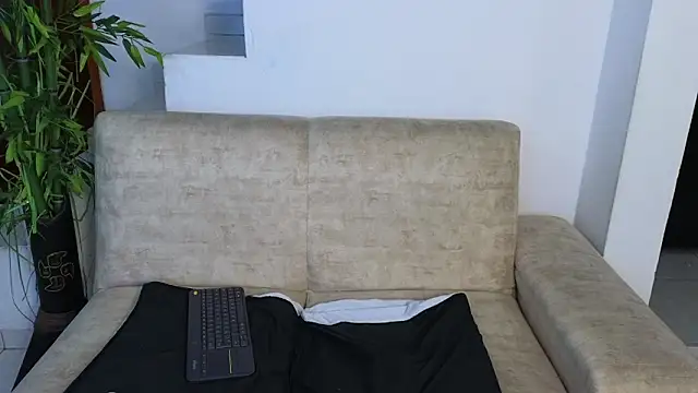 Snapshot of Lorenne_Miller chatting on 15, 4, 2026 Lorenne Miller online show from 15, 4, 2026