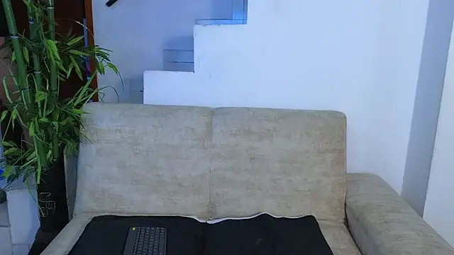 Snapshot of Lorenne_Miller chatting on 16, 4, 2026 Lorenne Miller online show from 16, 4, 2026