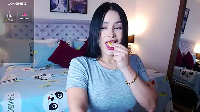 Snapshot of sarascottt chatting on 12, 5, 2026 sarascottt online show from 12, 5, 2026