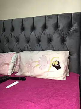 Anaelle24 online show from 19, 5, 2026