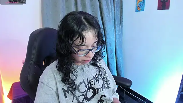 Snapshot of indra_cam chatting on 28, 5, 2026 indra cam online show from 28, 5, 2026