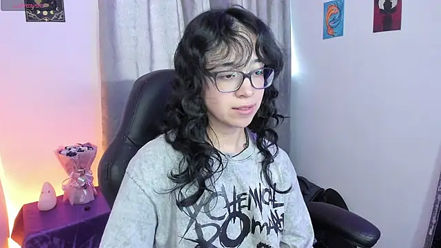 Snapshot of indra_cam chatting on 29, 5, 2026 indra cam online show from 29, 5, 2026