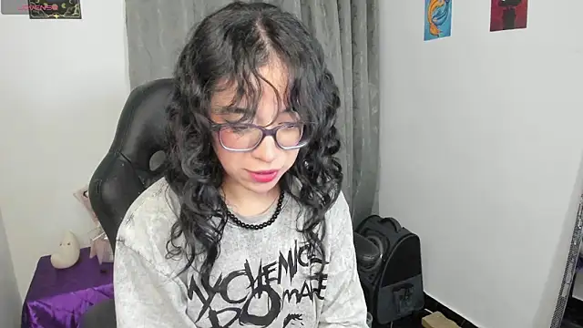 Snapshot of indra_cam chatting on 31, 5, 2026 indra cam online show from 31, 5, 2026