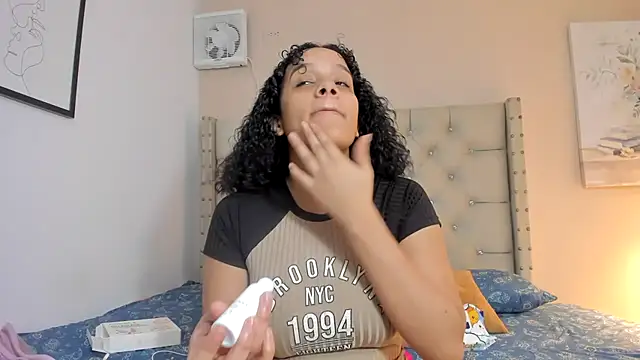 Snapshot of vanesasexyhot21 chatting on 2, 11, 2025 vanesasexyhot21 online show from 2, 11, 2025