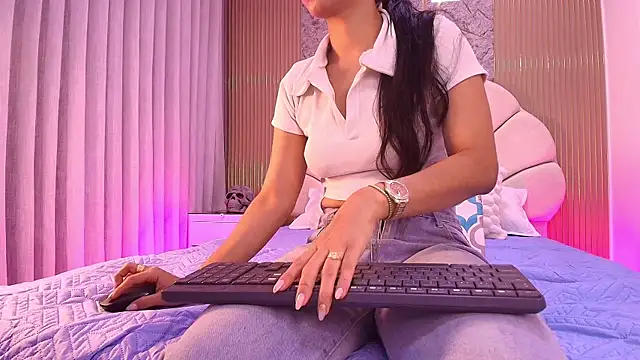 aisha sh online show from 1, 11, 2025