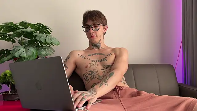 Snapshot of anahori__simon chatting on 13, 7, 2026 anahori simon online show from 13, 7, 2026