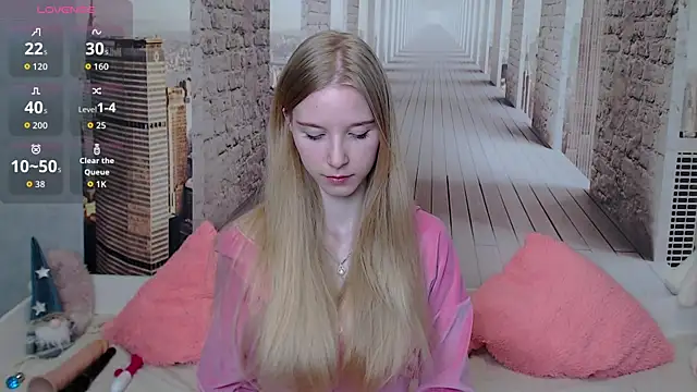 Cutieblondegirl online show from 27, 3, 2026