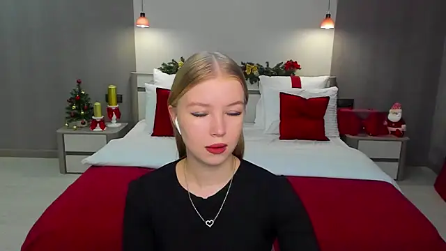 Snapshot of shy__lady chatting on 2, 12, 2024 shy lady online show from 2, 12, 2024