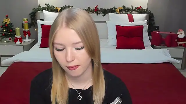 Snapshot of shy__lady chatting on 5, 1, 2025 shy lady online show from 5, 1, 2025