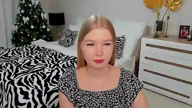 Snapshot of shy__lady chatting on 7, 1, 2025 shy lady online show from 7, 1, 2025