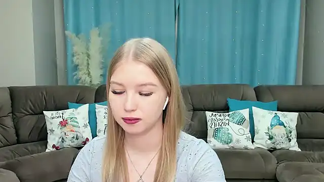 Snapshot of shy__lady chatting on 11, 1, 2025 shy lady online show from 11, 1, 2025