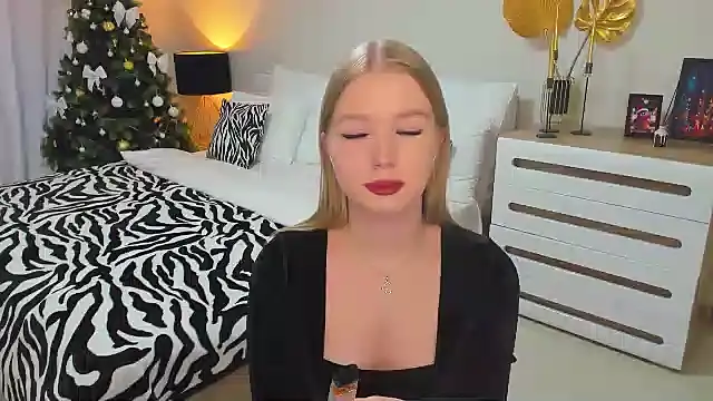 Snapshot of shy__lady chatting on 13, 1, 2025 shy lady online show from 13, 1, 2025