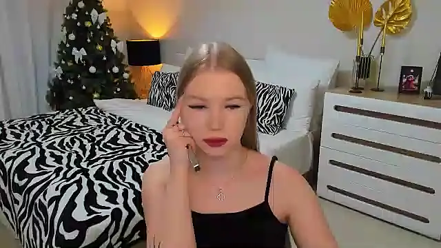 Snapshot of shy__lady chatting on 14, 1, 2025 shy lady online show from 14, 1, 2025