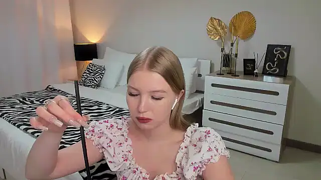 Snapshot of shy__lady chatting on 26, 1, 2025 shy lady online show from 26, 1, 2025