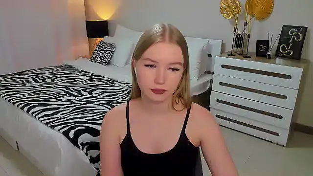 Snapshot of shy__lady chatting on 30, 1, 2025 shy lady online show from 30, 1, 2025