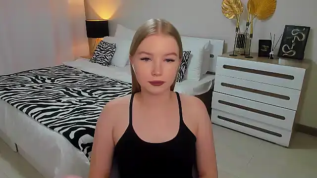 Snapshot of shy__lady chatting on 31, 1, 2025 shy lady online show from 31, 1, 2025